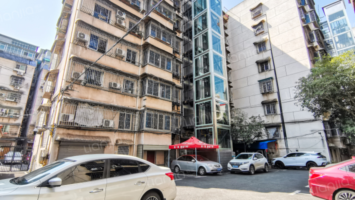 刑警之家外景图