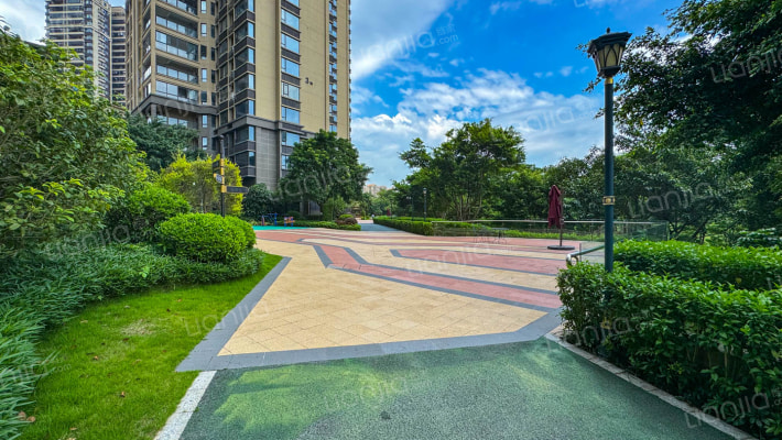 高迪公馆外景图