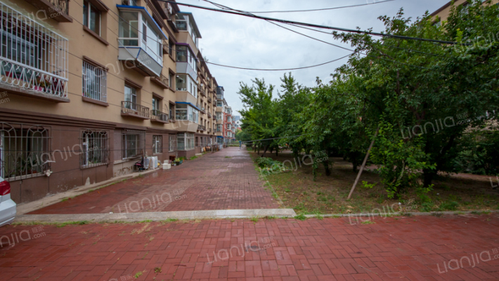 春城大街外景图