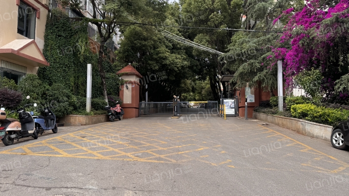 景秀山庄外景图