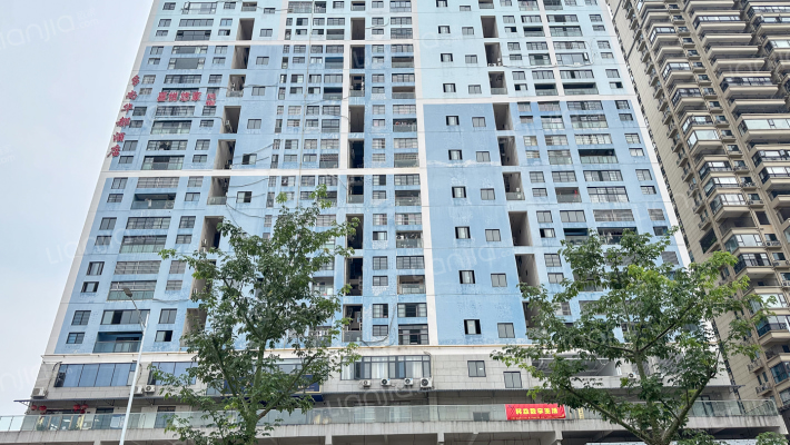 兴和广场外景图