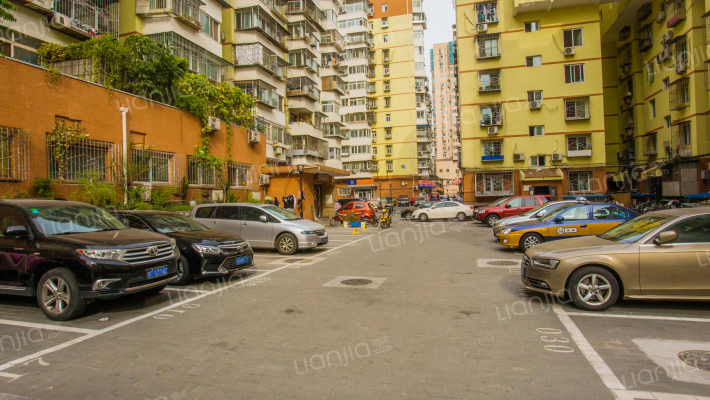 平原里小区外景图