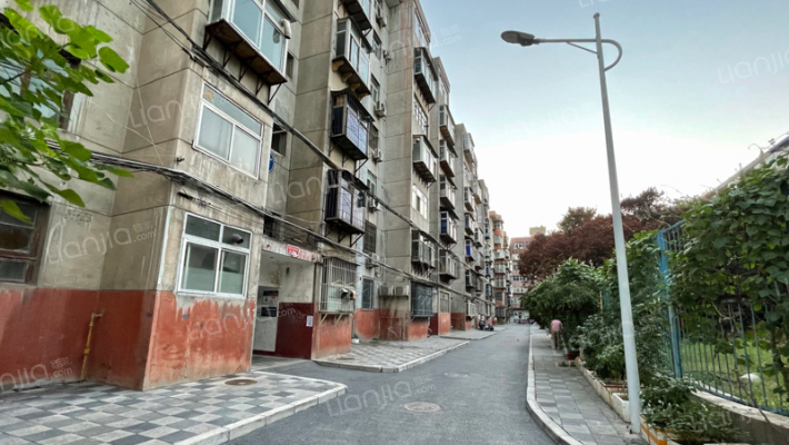 西安文理学院翠华路住宅小区外景图