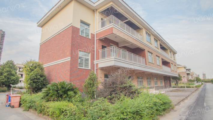 天山龙城C区外景图