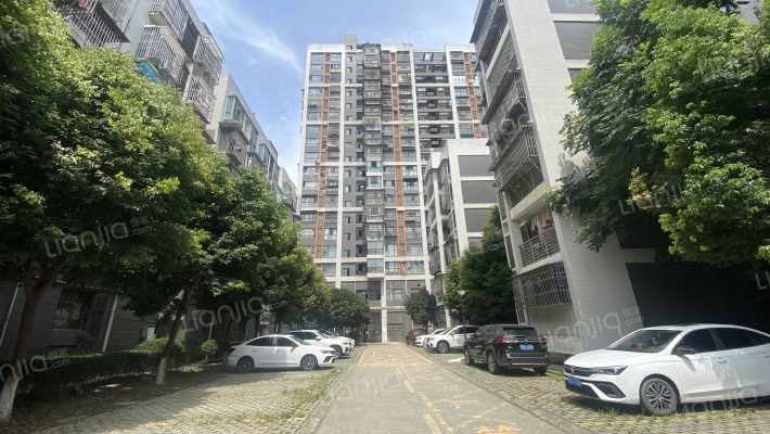 八号公寓外景图