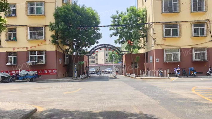 半山绿地小区外景图