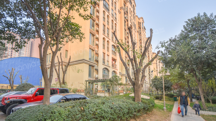 普罗旺世3期东区外景图