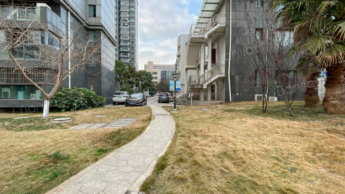 西郊美德苑外景图