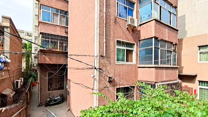 建办二处家属院外景图