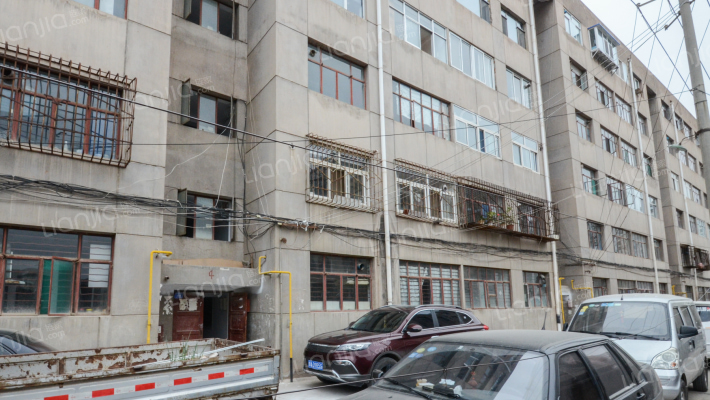 华一校家属楼外景图