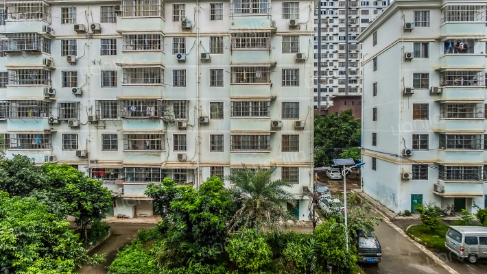 南宁市沙井大道中段小区外景图