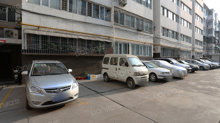 纪检委小区外景图