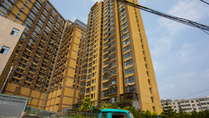 冠垣广场外景图