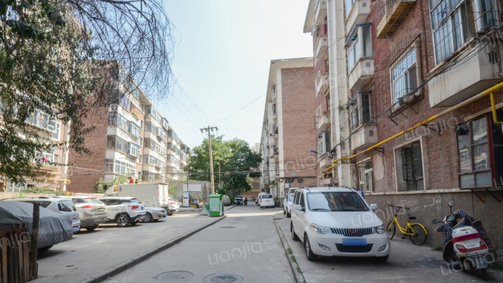 红山根东路车辆家属院外景图