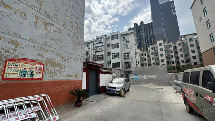 天昊巾被厂宿舍外景图