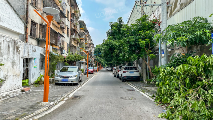 变电南小区外景图