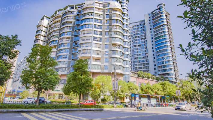 嘉鸿国际公寓外景图