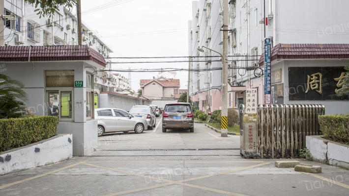 周东二村外景图