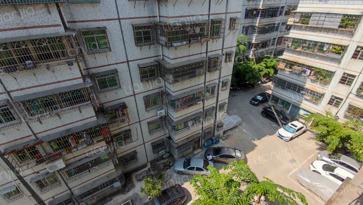 百货仓库小区外景图