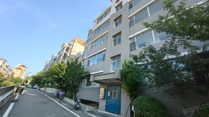 经十路3366号外景图