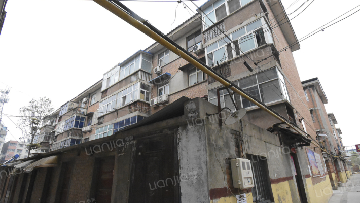 劳动路内衣厂家属院外景图