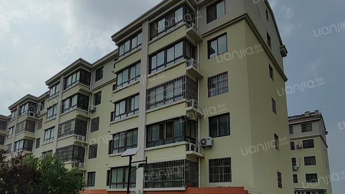 顺盛水岸绿城外景图