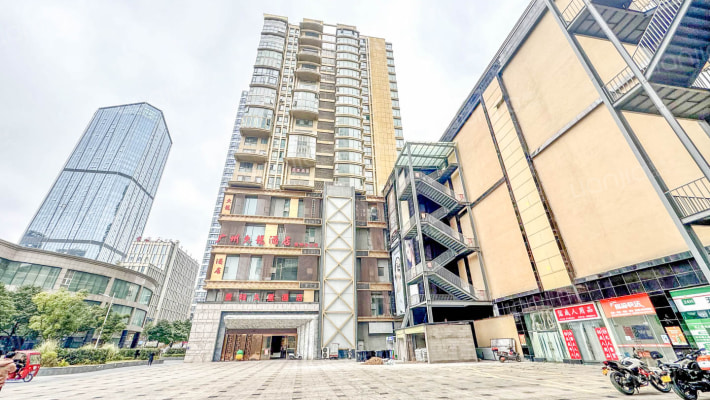 金阳乾图中心广场外景图