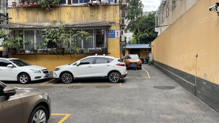 通锦桥路168号外景图