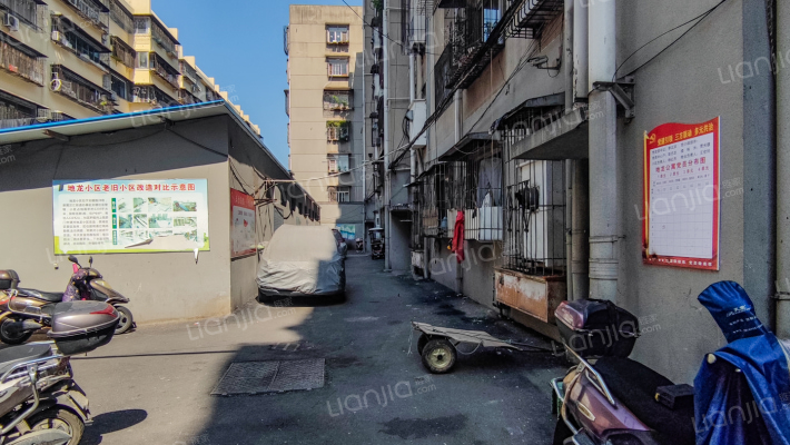 地龙公寓外景图