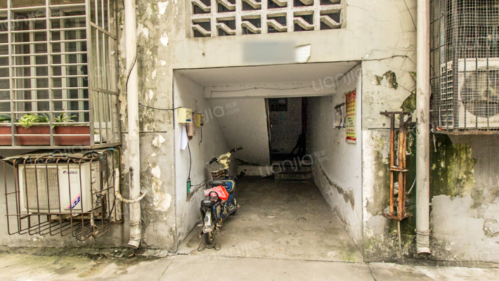 化机厂家属院外景图