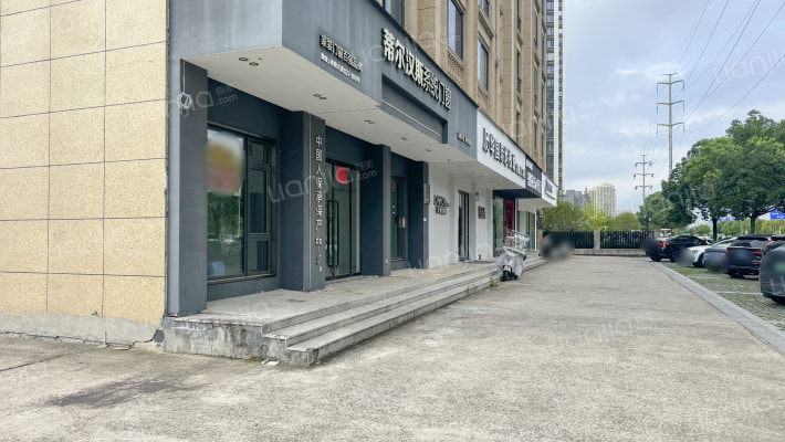 水畔小筑外景图