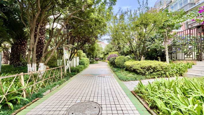 玫瑰湾小区外景图