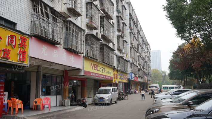 汽配小区外景图