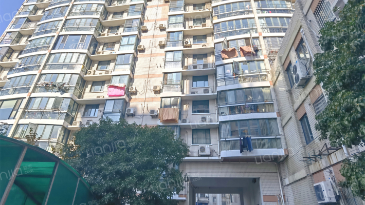 虹南公寓外景图