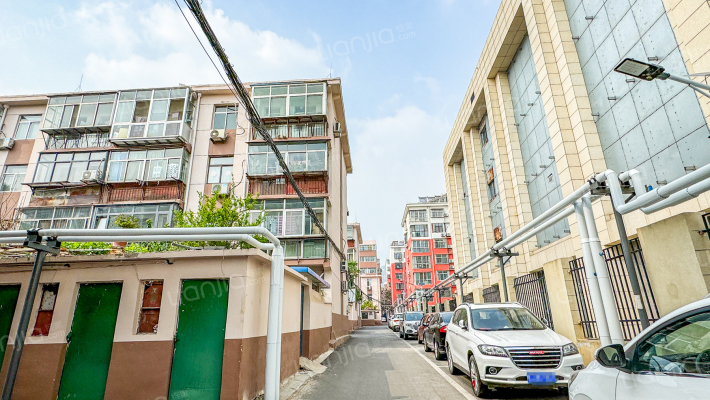 汽车制造厂宿舍外景图