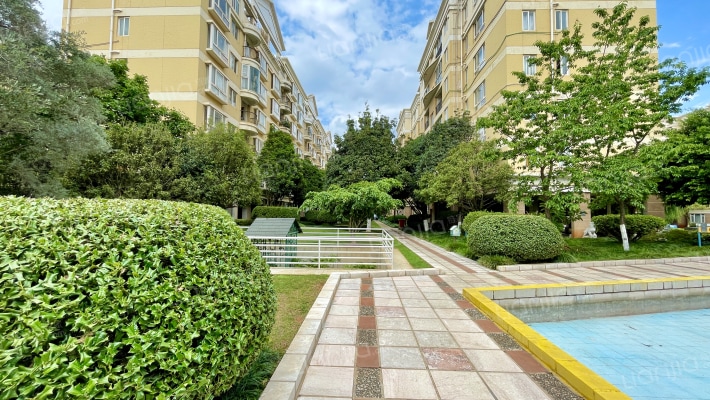 银苑小区外景图