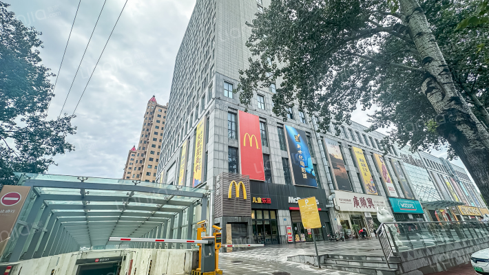 名流广场外景图