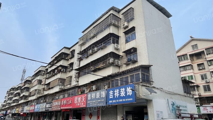 双龙桥装饰城外景图