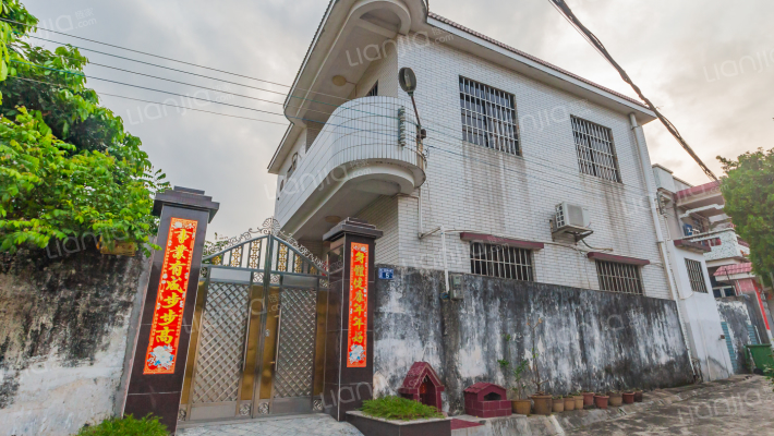 崖口化美村外景图