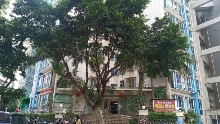 财富广场外景图