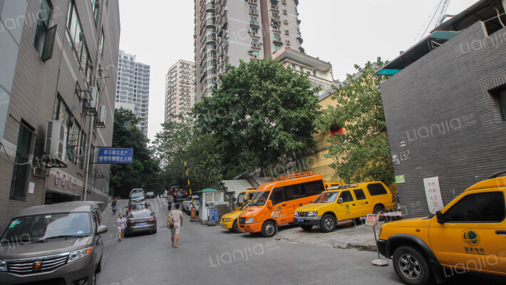 兴远大厦外景图