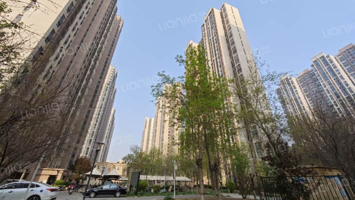 万达广场B2南区外景图