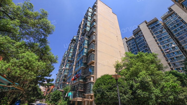 洪都雅苑小区外景图