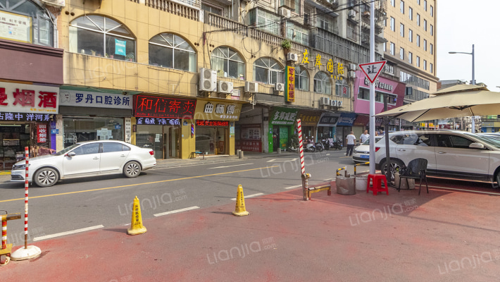 宝地商住楼外景图