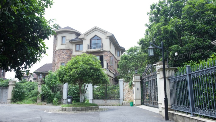 保利十二橡树庄园外景图