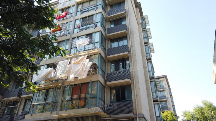 东南花苑外景图