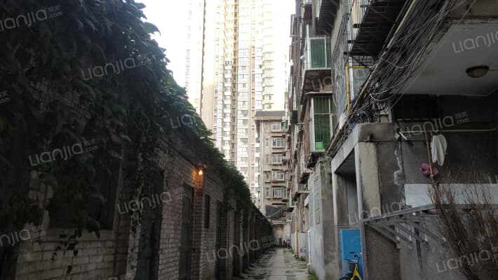 大庆路社区物资家属院外景图