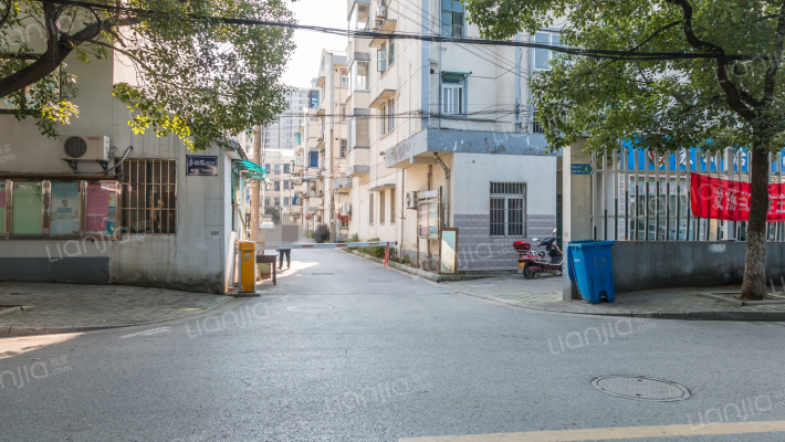 劳动路100号外景图