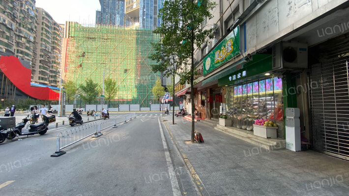 坡子街综合楼外景图