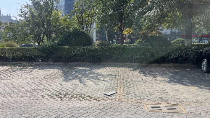 世纪财富大厦外景图